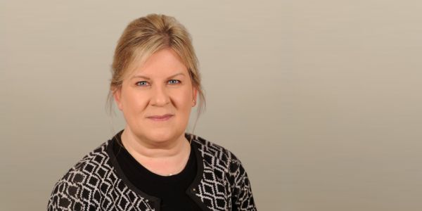 Headshot of Sheena Smith