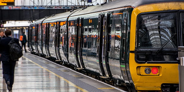 train-waiting-for-passengers-at-london-railway-station